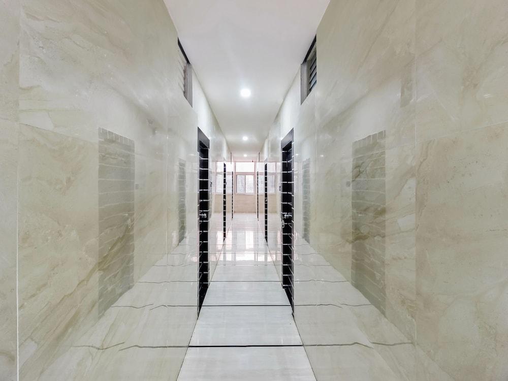 Oyo 29131 Hotel Mn Grand Shamshabad Exterior photo